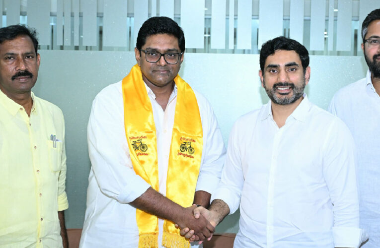 వైఎస్సార్‌సీపీకి మరో షాక్: రాజీవ్ కృష్ణ టీడీపీలోకి!